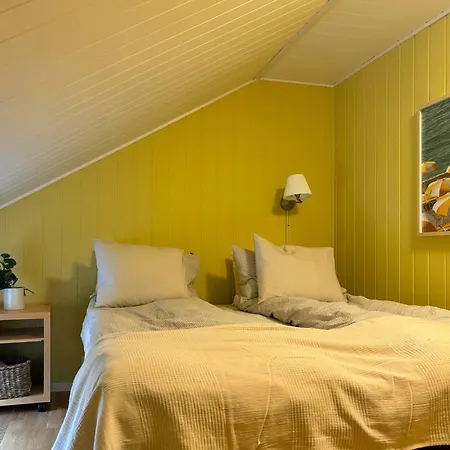 Сasa de vacaciones Restored 1950s Five Metres From The Shore