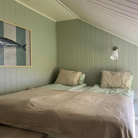 Restored 1950s Five Metres From The Shore * Kvithylla