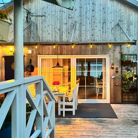 Сasa de vacaciones Restored 1950s Five Metres From The Shore